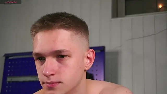 dustyn fox online show from 12/14/25, 03:06