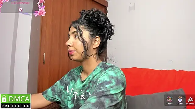 Snapshot of jasmine_bunny_ chatting on 02/16/25, 08:44 jasmine bunny  online show from 02/16/25, 08:44