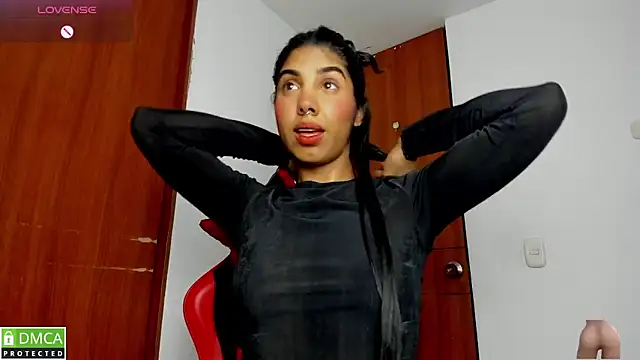 Snapshot of jasmine_bunny_ chatting on 04/04/26, 09:56 jasmine bunny online show from 04/04/26, 09:56