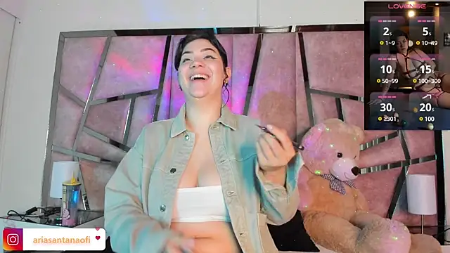 Snapshot of arisantana chatting on 03/08/25, 11:27 arisantana online show from 03/08/25, 11:27