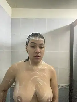 Snapshot of arisantana chatting on 03/15/25, 08:43 arisantana online show from 03/15/25, 08:43