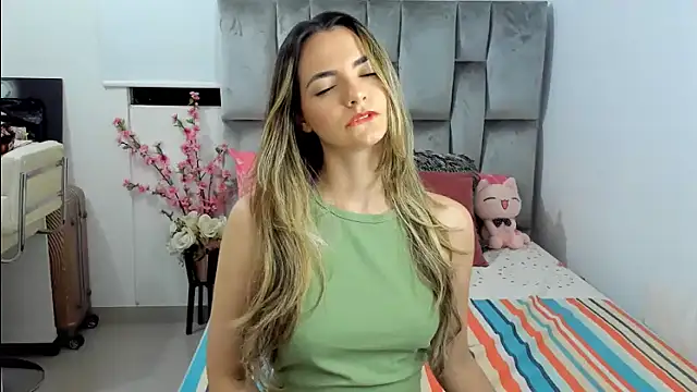 Snapshot of baby-miah chatting on 12/30/24, 03:14 baby-miah online show from 12/30/24, 03:14