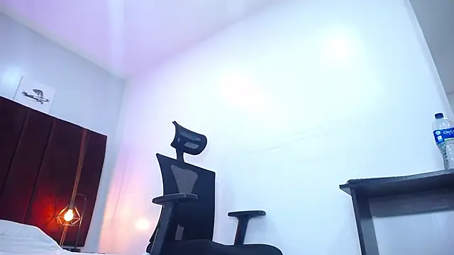 Anthonelaa   online show from 01/23/25, 08:24