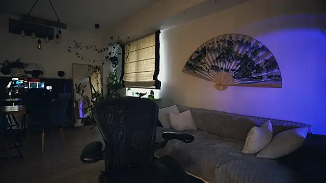 Snapshot of Leona_Mell chatting on 02/20/26, 02:30 Leona Mell online show from 02/20/26, 02:30