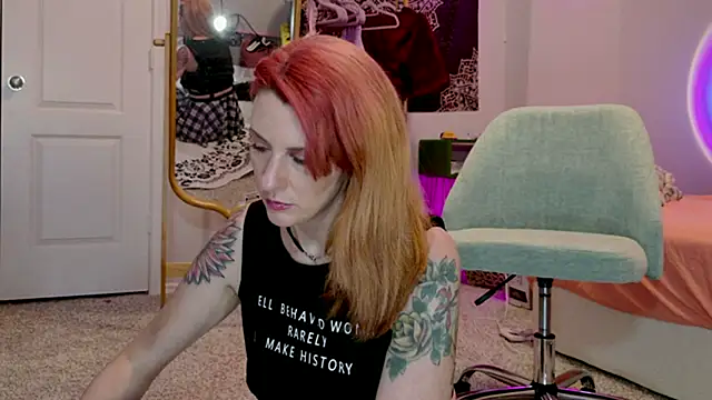 Snapshot of MissyRoulette chatting on 01/23/25, 11:48 MissyRoulette online show from 01/23/25, 11:48