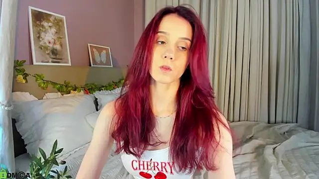 Snapshot of Dearly_Emily chatting on 07/12/26, 05:26 Dearly Emily online show from 07/12/26, 05:26