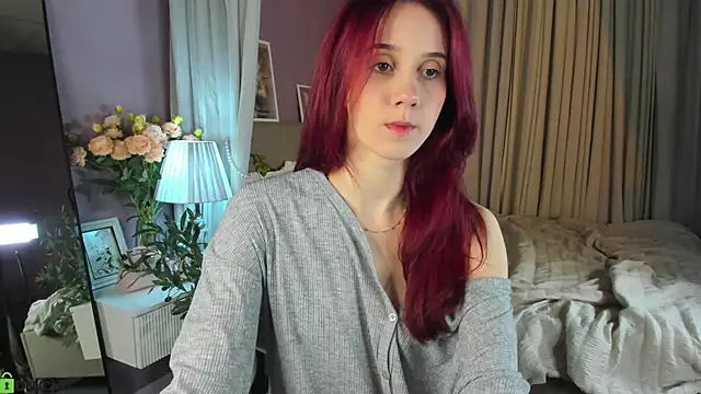 Snapshot of Dearly_Emily chatting on 07/16/26, 05:19 Dearly Emily online show from 07/16/26, 05:19