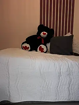  Shara Handal  online show from 02/13/25, 11:06