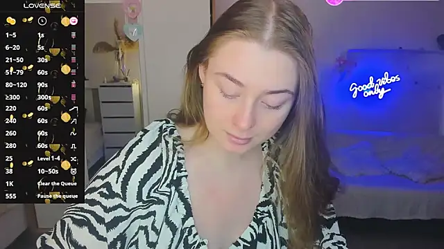 Demure Smile online show from 02/21/25, 05:02