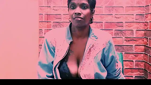 Snapshot of Fuckable_Nasty_MILF chatting on 06/17/26, 03:42 Fuckable Nasty MILF online show from 06/17/26, 03:42