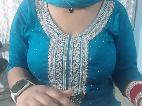 cute-priy online show from 01/23/25, 09:08