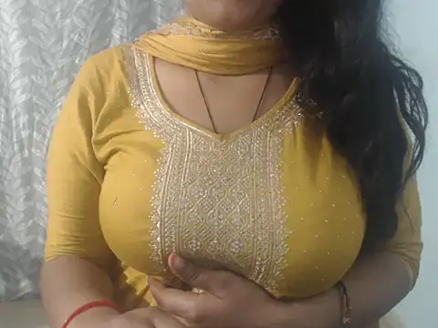 cute-priy online show from 02/10/25, 05:47