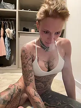 Snapshot of redNatified chatting on 03/05/26, 07:32 redNatified online show from 03/05/26, 07:32