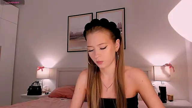 Snapshot of diana_nier chatting on 05/27/26, 08:06 diana nier online show from 05/27/26, 08:06
