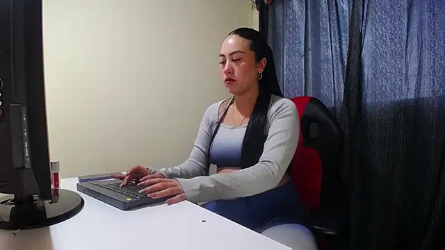 Snapshot of mistress_aryya chatting on 12/12/24, 03:59 mistress aryya online show from 12/12/24, 03:59