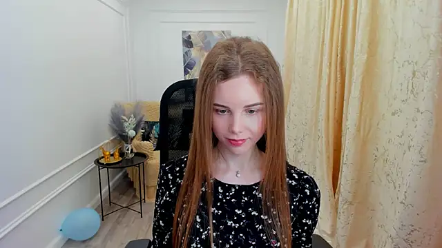 Snapshot of MileyWings chatting on 06/01/26, 11:23 MileyWings online show from 06/01/26, 11:23