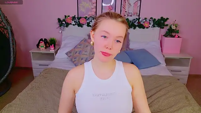 Snapshot of AliceMorr chatting on 01/11/25, 08:11 AliceMorr online show from 01/11/25, 08:11