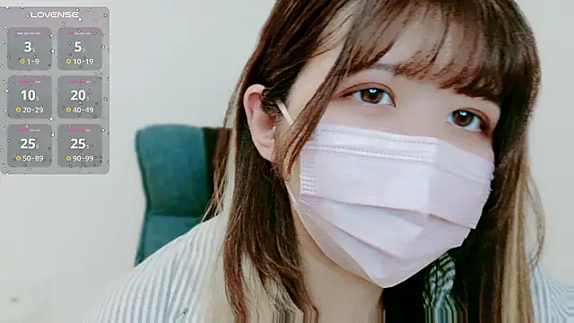 Snapshot of MoMoka_jp chatting on 03/27/26, 01:11 MoMoka jp online show from 03/27/26, 01:11