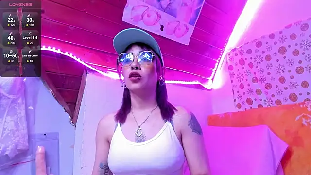 staacy37 online show from 02/07/25, 03:23