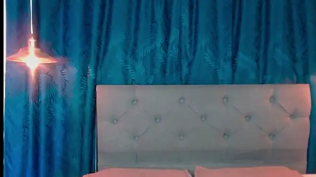 angelica bouvier online show from 11/18/25, 08:02