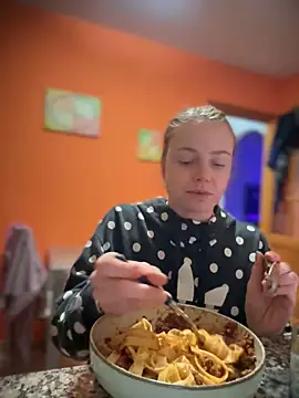 Snapshot of Piinkpandora chatting on 03/04/26, 08:59 Piinkpandora online show from 03/04/26, 08:59