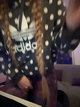 Snapshot of Piinkpandora chatting on 03/05/26, 08:27 Piinkpandora online show from 03/05/26, 08:27