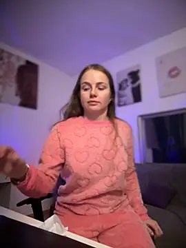 Snapshot of Piinkpandora chatting on 03/06/26, 10:17 Piinkpandora online show from 03/06/26, 10:17