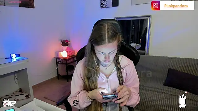 Snapshot of Piinkpandora chatting on 03/19/26, 05:39 Piinkpandora online show from 03/19/26, 05:39