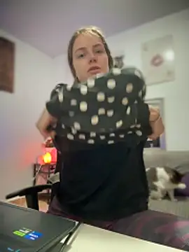 Snapshot of Piinkpandora chatting on 03/22/26, 07:50 Piinkpandora online show from 03/22/26, 07:50