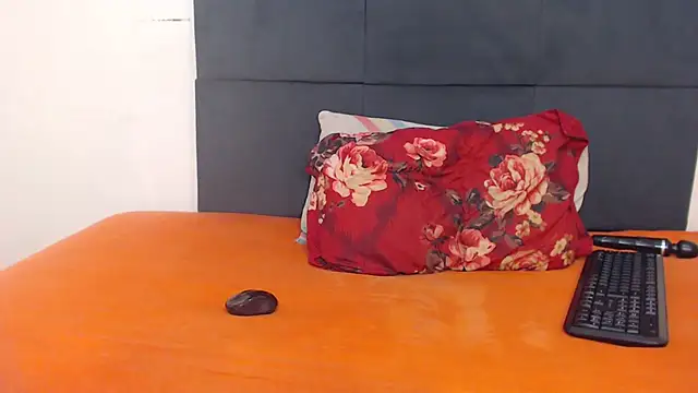 Snapshot of CANDY-X-LOVE-xx chatting on 12/20/24, 01:54 CANDY-X-LOVE-xx online show from 12/20/24, 01:54