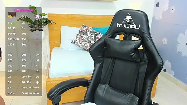 Snapshot of aixa_15 chatting on 01/14/25, 11:42 aixa 15 online show from 01/14/25, 11:42