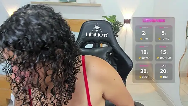 Snapshot of aixa_15 chatting on 02/11/25, 12:05 aixa 15 online show from 02/11/25, 12:05