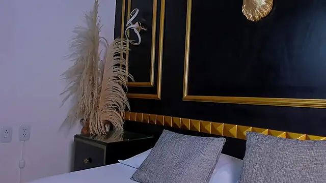 Snapshot of aixa_15 chatting on 11/07/25, 12:27 aixa 15 online show from 11/07/25, 12:27