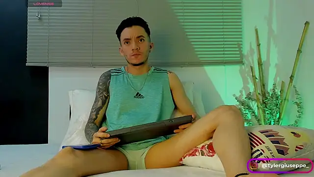 Tylergiuseppe  online show from 12/13/24, 10:34