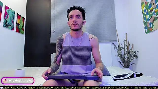 Tylergiuseppe  online show from 02/21/25, 12:27