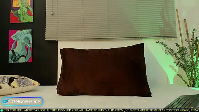 Tylergiuseppe  online show from 03/06/25, 10:04