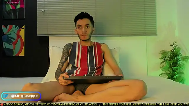 Tylergiuseppe  online show from 09/26/25, 09:08