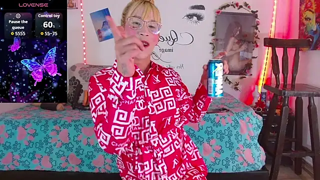 saritha cute  online show from 11/19/25, 07:36