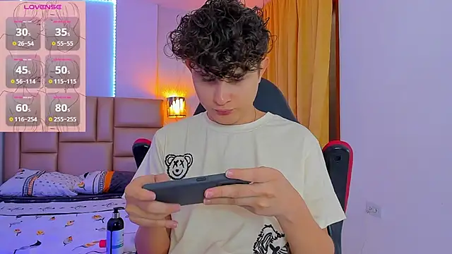 Nathan Bluee online show from 02/13/25, 12:21