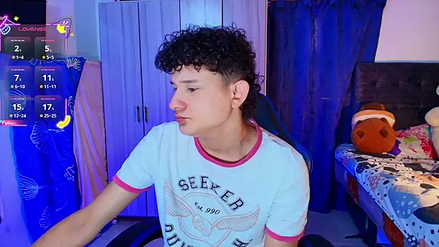 Snapshot of Nathan_Bluee chatting on 02/06/26, 03:59 Nathan Bluee online show from 02/06/26, 03:59