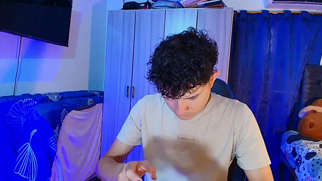 Snapshot of Nathan_Bluee chatting on 02/07/26, 04:43 Nathan Bluee online show from 02/07/26, 04:43