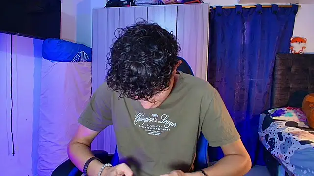 Snapshot of Nathan_Bluee chatting on 02/10/26, 04:11 Nathan Bluee online show from 02/10/26, 04:11