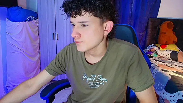 Snapshot of Nathan_Bluee chatting on 02/12/26, 04:02 Nathan Bluee online show from 02/12/26, 04:02