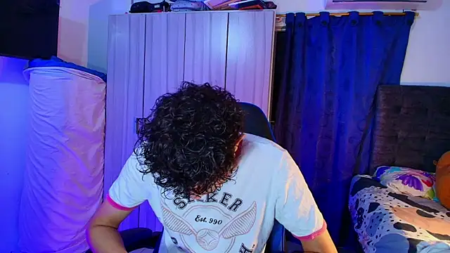 Snapshot of Nathan_Bluee chatting on 02/16/26, 04:36 Nathan Bluee online show from 02/16/26, 04:36