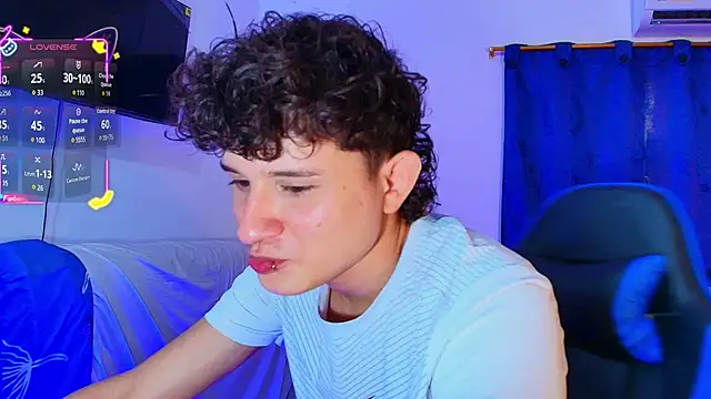 Snapshot of Nathan_Bluee chatting on 02/22/26, 05:00 Nathan Bluee online show from 02/22/26, 05:00