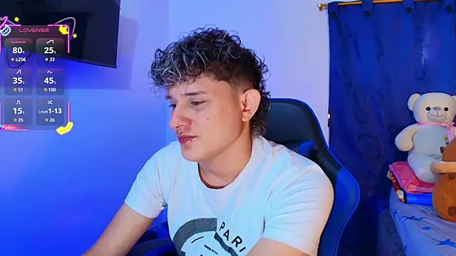 Snapshot of Nathan_Bluee chatting on 02/25/26, 04:05 Nathan Bluee online show from 02/25/26, 04:05