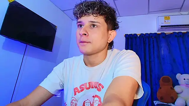 Nathan Bluee online show from 04/17/26, 04:10