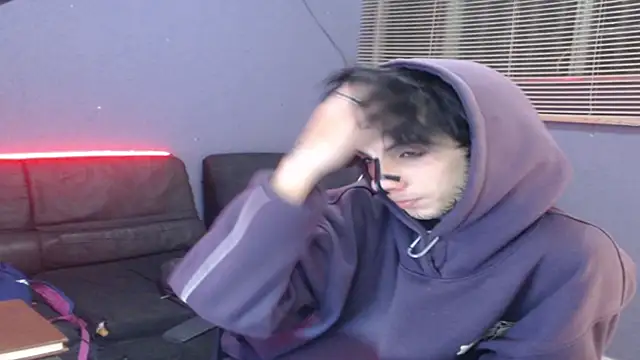 Snapshot of Andy_bapho chatting on 11/11/25, 10:54 Andy bapho online show from 11/11/25, 10:54