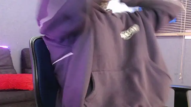 Snapshot of Andy_bapho chatting on 11/12/25, 04:07 Andy bapho online show from 11/12/25, 04:07