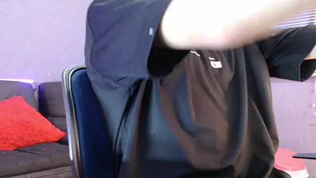 Snapshot of Andy_bapho chatting on 11/25/25, 02:39 Andy bapho online show from 11/25/25, 02:39